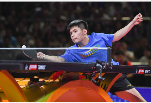 13中8砍下21分！三分球高效命中，火箭内线打法被激活